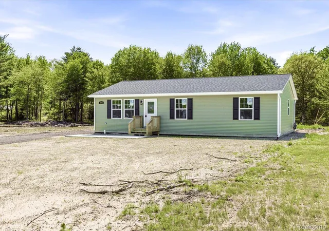 2nd image of 2941 Beach Rd, Port Huron, MI 48060 | MLS# 20261037893