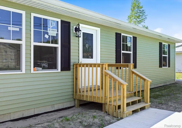 3rd image of 2941 Beach Rd, Port Huron, MI 48060 | MLS# 20261037893