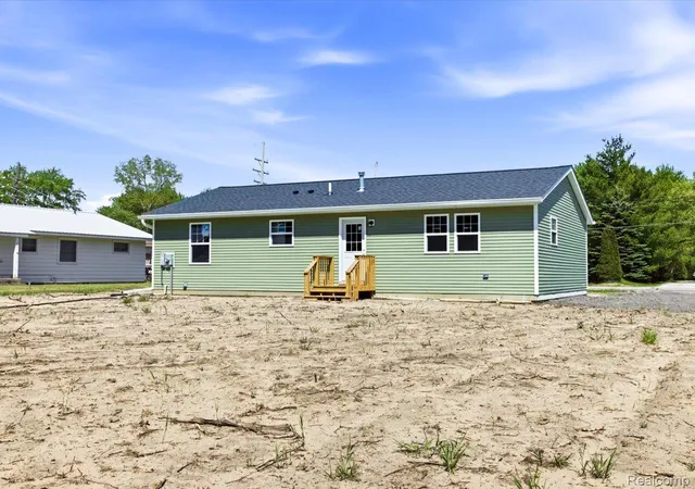 4th image of 2941 Beach Rd, Port Huron, MI 48060 | MLS# 20261037893