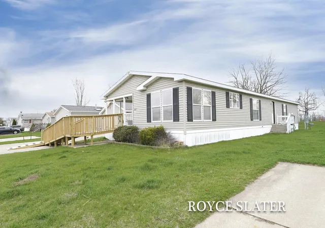 Photo 3 of Single family home for sale at 4001 E Wembley Ln, Kalamazoo, MI 49009 | MLS# 65026024659 | Listing updated on 2026-06-10