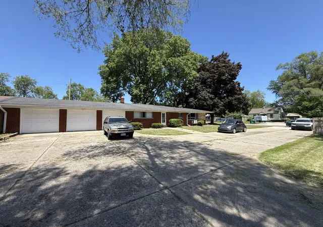 Photo 3 of Single family home for sale at 521 N Harris Rd, Ypsilanti, MI 48198 | MLS# 81026024660 | Listing updated on 2026-06-02