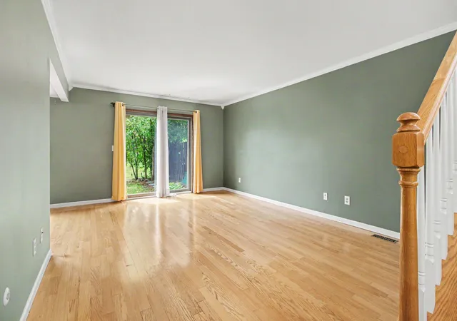 Listing Photo 4 - Condo for sale in building located at 1935 Sheffield Dr, Ypsilanti, MI 48198