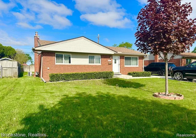 2nd image of 41371 Hamilton Dr, Sterling Heights, MI 48313 | MLS# 20261037945