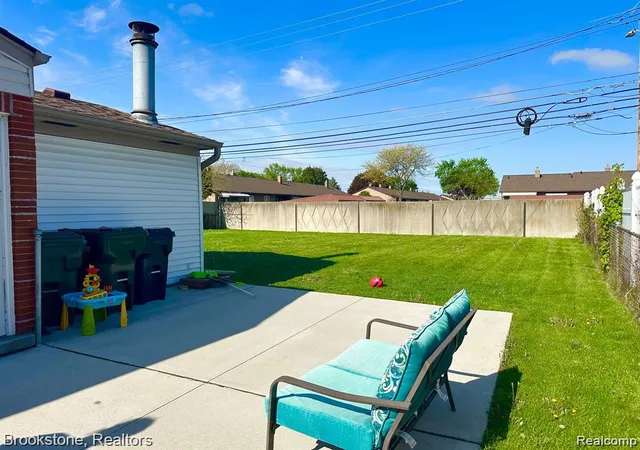 4th image of 41371 Hamilton Dr, Sterling Heights, MI 48313 | MLS# 20261037945