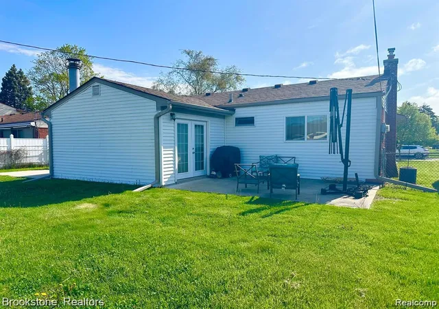 5th image of 41371 Hamilton Dr, Sterling Heights, MI 48313 | MLS# 20261037945