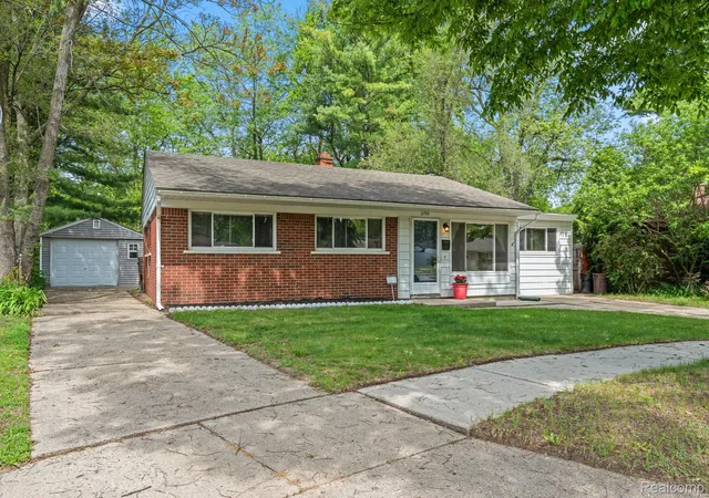 Photo 3 of Single family home for sale at 21951 Morton St, Oak Park, MI 48237 | MLS# 20261037954 | Listing updated on 2026-09-12