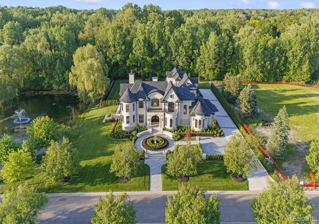 Homes for sale in Bloomfield Hills, MI | 575 Chase Ln, Bloomfield Hills, MI 48304 | MLS# 20261037966
