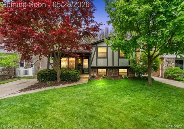 Photo 1 of Single family home for sale at 612 Royal Ave, Royal Oak, MI 48073 | MLS# 20261037998 | Listing updated on 2026-06-13