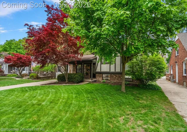 Photo 3 of Single family home for sale at 612 Royal Ave, Royal Oak, MI 48073 | MLS# 20261037998 | Listing updated on 2026-06-13