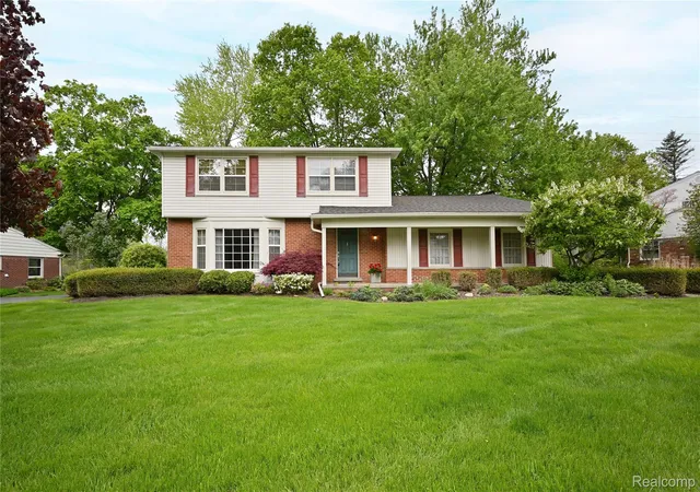 Photo 1 of Sale Pending at 2648 Kopson Ct, Bloomfield Hills, MI 48304 | MLS# 20261038002 | Listing updated on 2026-07-18