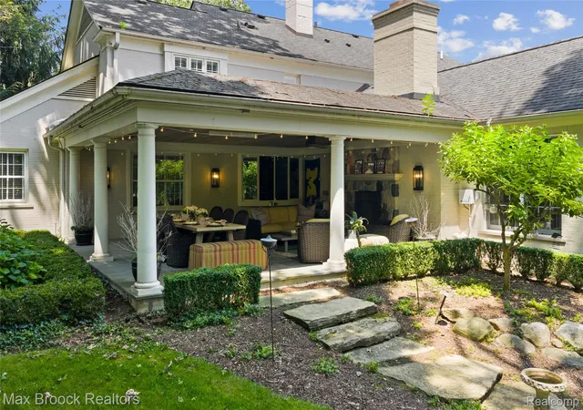 Homes for sale in Bloomfield Hills, MI | 375 Dunston Rd, Bloomfield Hills, MI 48304 | MLS# 20261038008
