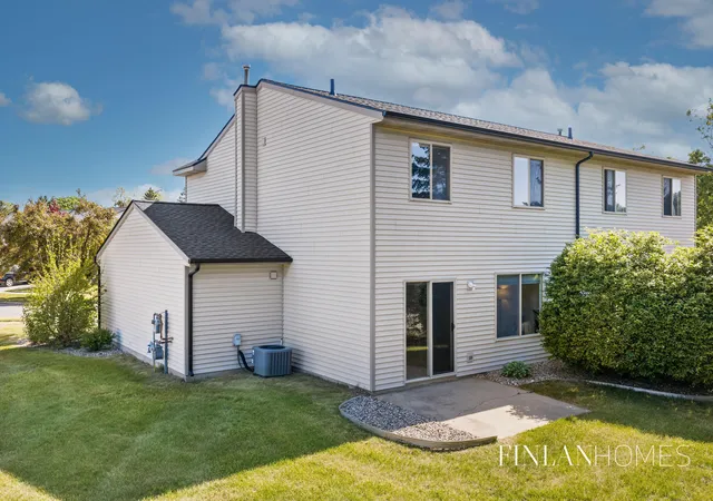 Listing Photo 2 - Condo for sale in building located at 520 Lawrence Ave, Wayland, MI 49348