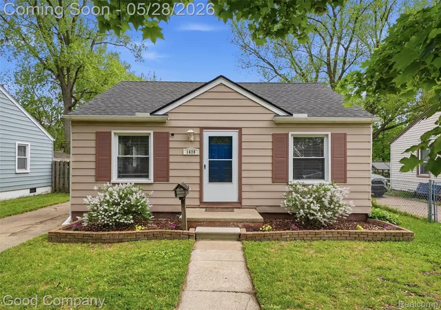Photo 2 of Single family home for sale at 1620 Browning St, Ferndale, MI 48220 | MLS# 20261038050 | Listing updated on 2026-06-11