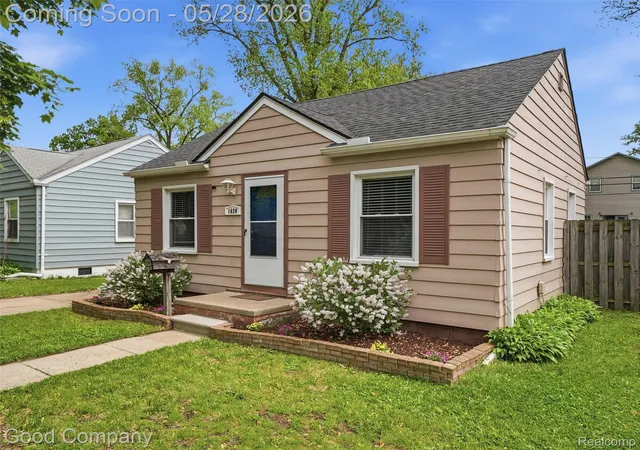 Photo 3 of Single family home for sale at 1620 Browning St, Ferndale, MI 48220 | MLS# 20261038050 | Listing updated on 2026-06-11