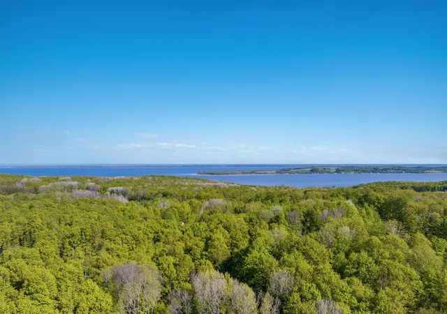Homes for sale in Suttons Bay, MI | 2177 N Jacobson Rd, Suttons Bay, MI 49682 | MLS# 78080068787