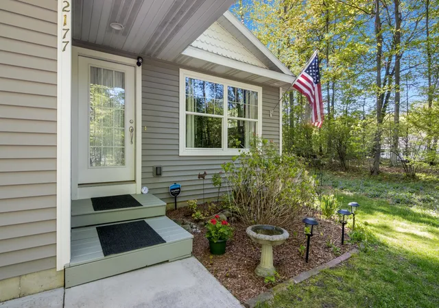 Homes for sale in Suttons Bay, MI | 2177 N Jacobson Rd, Suttons Bay, MI 49682 | MLS# 78080068787