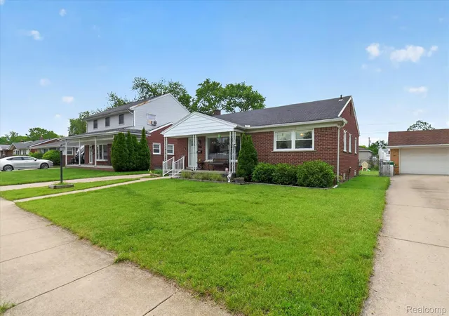 3rd image of 6601 Elizabeth St, Garden City, MI 48135 | MLS# 20261038071