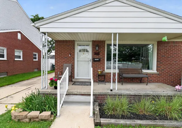 4th image of 6601 Elizabeth St, Garden City, MI 48135 | MLS# 20261038071