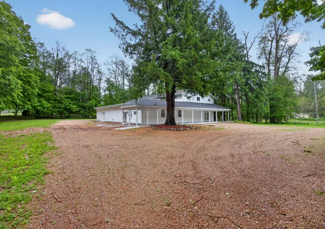 3rd image of 6947 Brown Rd, Parma, MI 49269 | MLS# 55026024745