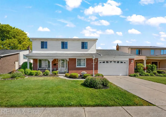 Photo 1 of Sale Pending at 26376 Lawrence Dr, Dearborn Heights, MI 48127 | MLS# 20261038084 | Listing updated on 2026-06-10