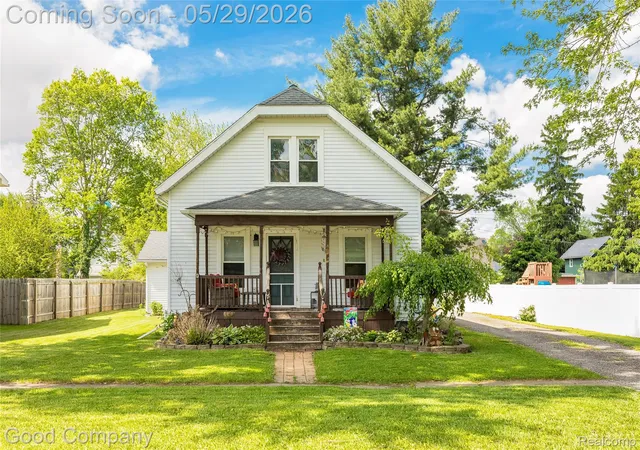 Photo 2 of Single family home for sale at 140 W Vesey St, Petersburg, MI 49270 | MLS# 20261038085 | Listing updated on 2026-06-02