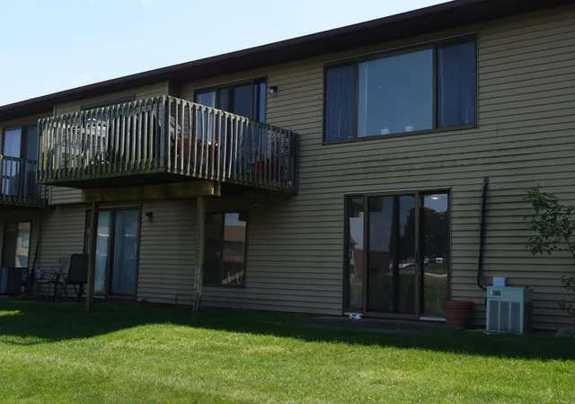 Listing Photo 5 - Condo for sale in building located at 2931 Porter Ct SW, Grandville, MI 49418