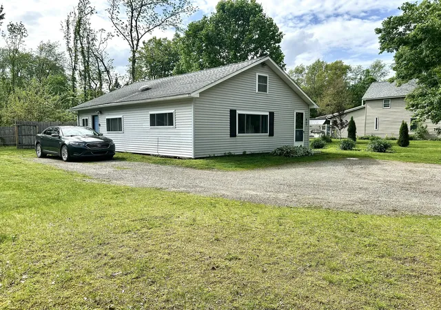 Homes for sale in Colon Village St Joseph, MI | 457 S Burr Oak Rd, Colon Village St Joseph, MI 49040 | MLS# 68026024762