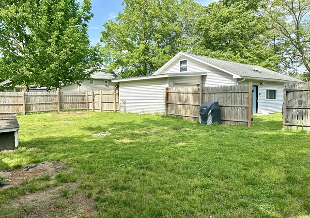 Photo 3 of Single family home for sale at 457 S Burr Oak Rd, Colon, MI 49040 | MLS# 68026024762 | Listing updated on 2026-09-09