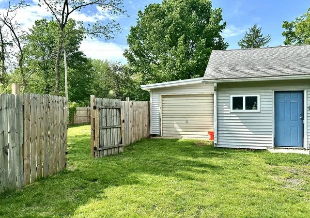Photo 4 of Single family home for sale at 457 S Burr Oak Rd, Colon, MI 49040 | MLS# 68026024762 | Listing updated on 2026-09-09