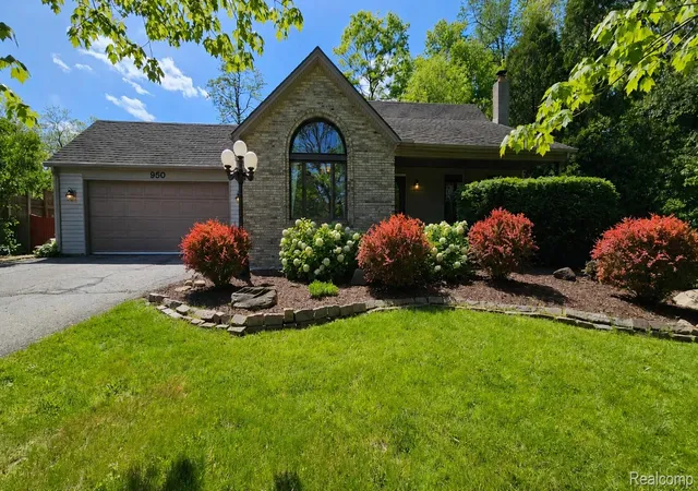 Homes for sale in White Lake Charter Township Oakland, MI | 950 Fuller Ln, White Lake Charter Township Oakland, MI 48386 | MLS# 20261038130