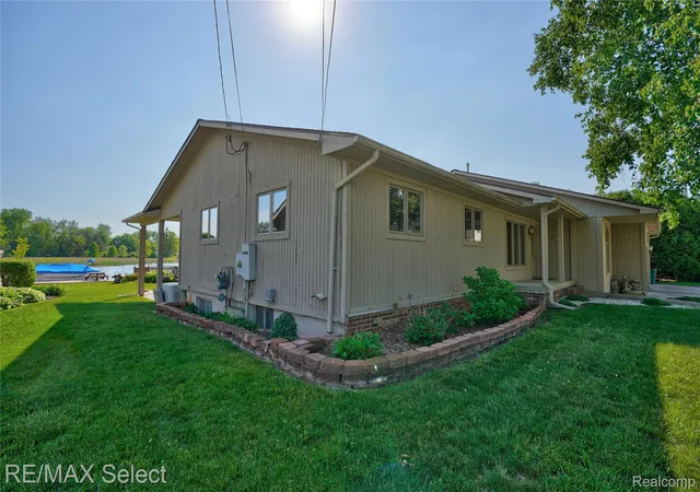 Homes for sale in Fenton Charter Township Genesee, MI | 13154 Lake Shore Dr, Fenton Charter Township Genesee, MI 48430 | MLS# 20261038135