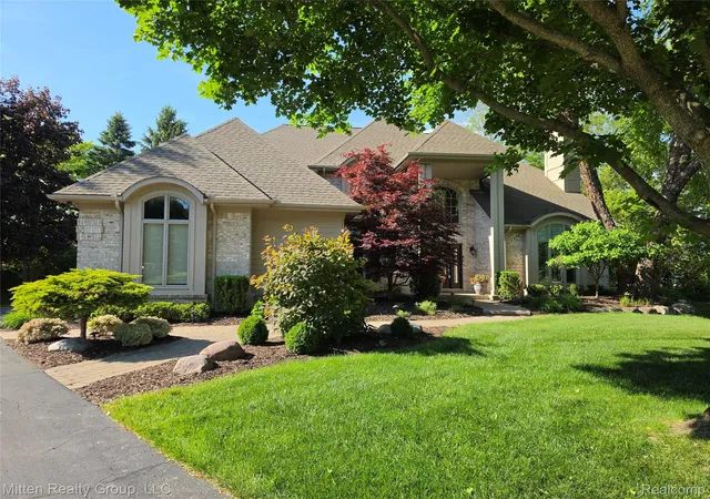Photo 2 of Single family home for sale at 3351 Red Fox Ct, West Bloomfield, MI 48324 | MLS# 20261038139 | Listing updated on 2026-07-15