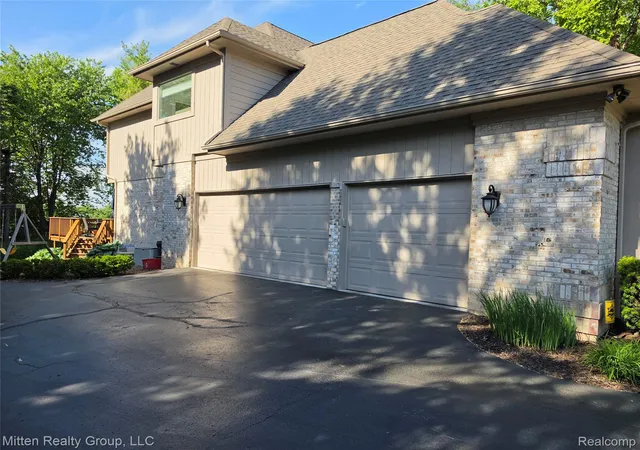 Photo 3 of Single family home for sale at 3351 Red Fox Ct, West Bloomfield, MI 48324 | MLS# 20261038139 | Listing updated on 2026-07-15