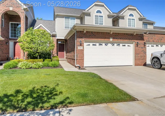 Listing Photo 2 - Condo for sale in building located at 24871 Valleywood Dr, LyonCharterTownship_Oakland, MI 48178 - Unit #47