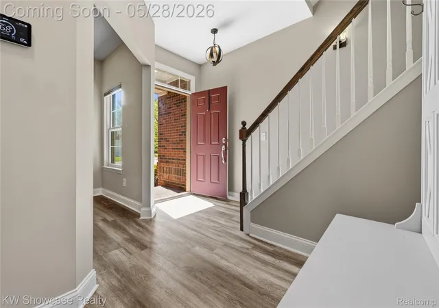 Listing Photo 3 - Condo for sale in building located at 24871 Valleywood Dr, LyonCharterTownship_Oakland, MI 48178 - Unit #47