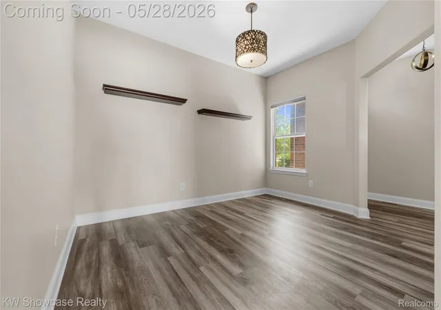 Listing Photo 4 - Condo for sale in building located at 24871 Valleywood Dr, LyonCharterTownship_Oakland, MI 48178 - Unit #47