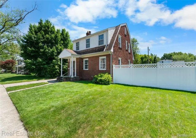 Homes for sale in Wyandotte City Wayne, MI | 433 Kings Hwy, Wyandotte City Wayne, MI 48192 | MLS# 20261038165