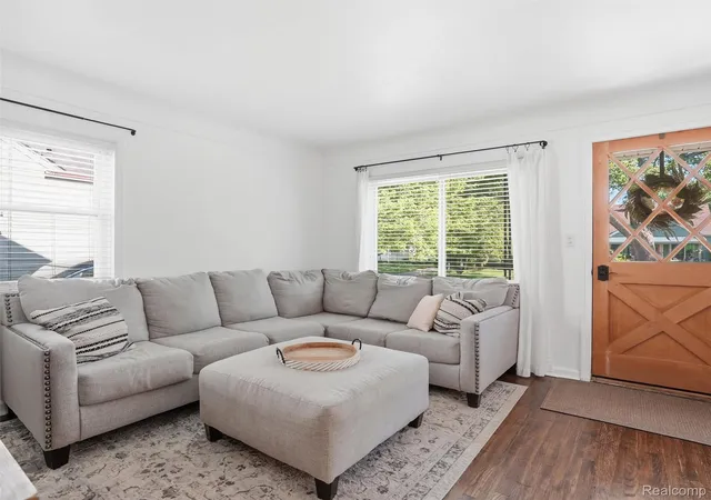 Photo 3 of Single family home for sale at 2218 Sprague Ave, Royal Oak, MI 48067 | MLS# 20261038167 | Listing updated on 2026-06-20