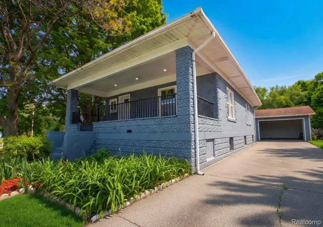 Photo 2 of Single family home for sale at 3280 E Atherton Rd, Burton, MI 48529 | MLS# 20261038172 | Listing updated on 2026-06-01