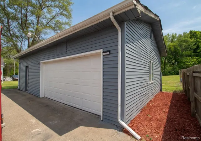 Photo 3 of Single family home for sale at 3280 E Atherton Rd, Burton, MI 48529 | MLS# 20261038172 | Listing updated on 2026-06-01