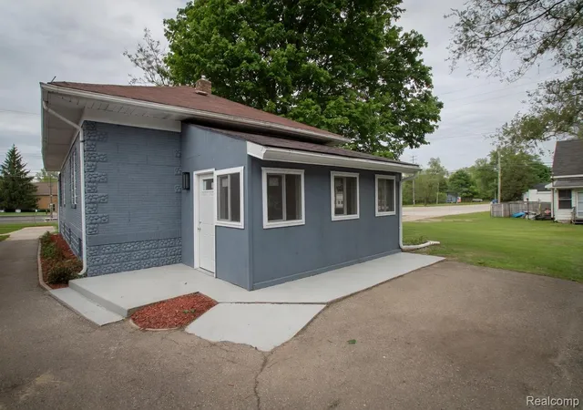 Photo 4 of Single family home for sale at 3280 E Atherton Rd, Burton, MI 48529 | MLS# 20261038172 | Listing updated on 2026-06-01