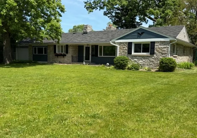 Homes for sale in Essexville, MI | 3 Orchard Ct, Essexville, MI 48732 | MLS# 61050208930