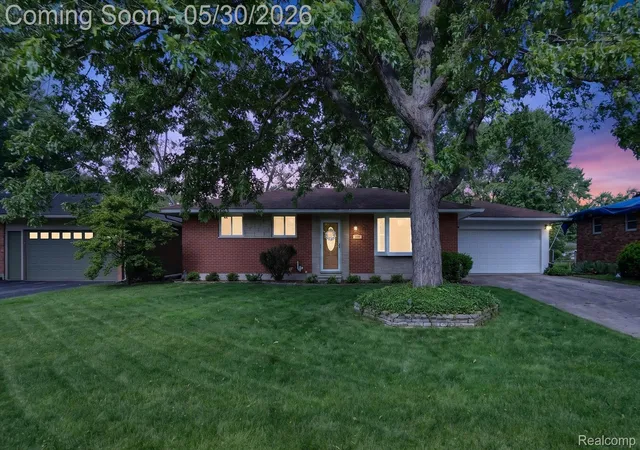 Photo 1 of Sale Pending at 721 Robbinann Dr, Waterford, MI 48328 | MLS# 20261038197 | Listing updated on 2026-06-13