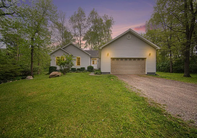 1st image of 2088 Hickory Ln, Jackson, MI 49201 | MLS# 81026024800