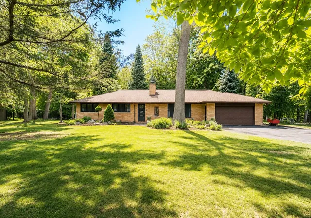 Photo 1 of Single family home for sale at 3140 Happy Valley Rd, Jackson, MI 49203 | MLS# 81026024798 | Listing updated on 2026-08-04