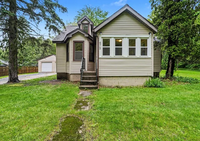 Homes for sale in Colon Village St Joseph, MI | 475 S Burr Oak Rd, Colon Village St Joseph, MI 49040 | MLS# 68026024796