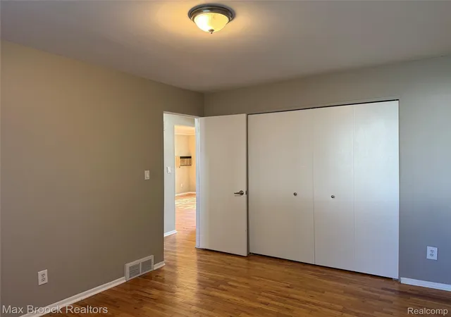 Homes for sale in Royal Oak, MI | 4909 Mansfield Avenue, Royal Oak, MI 48073 | Houzeo