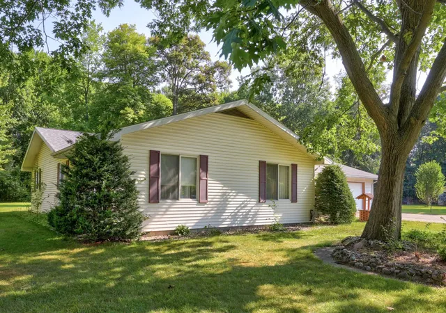 Photo 3 of Single family home for sale at 5745 E Townline Rd, Birch Run, MI 48415 | MLS# 61050208936 | Listing updated on 2026-09-10