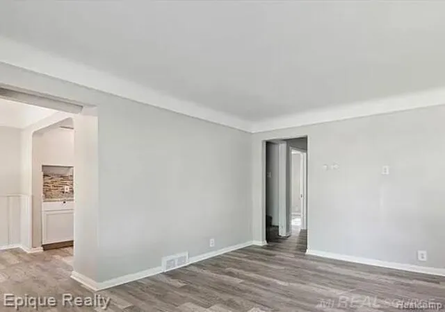 4th image of 19373 Goulburn St, Detroit, MI 48205 | MLS# 58050208940