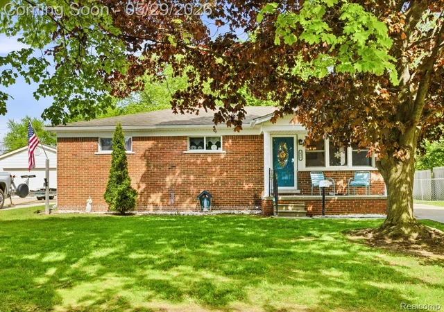 Photo 1 of Sale Pending at 651 Carolina Ave, Marysville, MI 48040 | MLS# 20261038234 | Listing updated on 2026-06-12